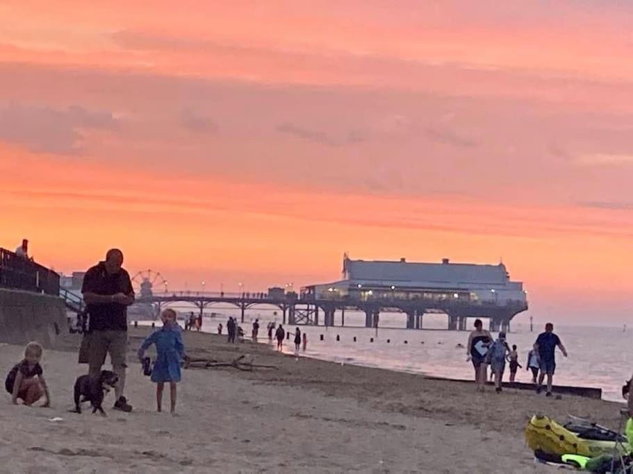 Seafront Apartment With Stunning Views Cleethorpes Kültér fotó
